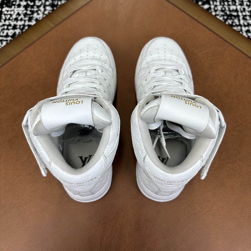 Louis Vuitton Louis Vuitton x Nike Stylish High-Top Sneakers 0079 Size US 8 / EU 41 - 8 Thumbnail