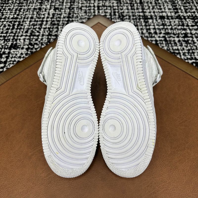 Louis Vuitton Louis Vuitton x Nike Stylish High-Top Sneakers 0079 Size US 8 / EU 41 - 4 Thumbnail