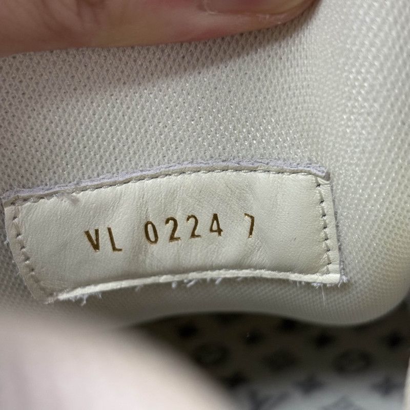 Louis Vuitton Louis Vuitton Trainer Low Top Leather Sneakers 0079 Size US 8 / EU 41 - 5 Thumbnail