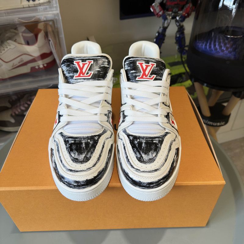 Louis Vuitton Louis Vuitton Artistic Low Top Sneakers for All 0079 Size US 11 / EU 44 - 2 Thumbnail