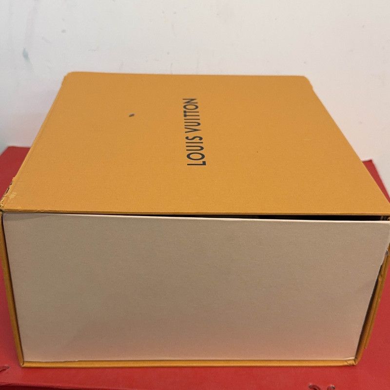 Louis Vuitton Louis Vuitton Stylish Low-Top Trainer Sneakers 0079 Size US 8.5 / EU 41-42 - 6 Thumbnail
