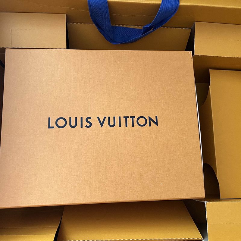 Louis Vuitton Louis Vuitton Green Trainer Low Top Sneakers 0079 Size US 7.5 / EU 40-41 - 6 Thumbnail