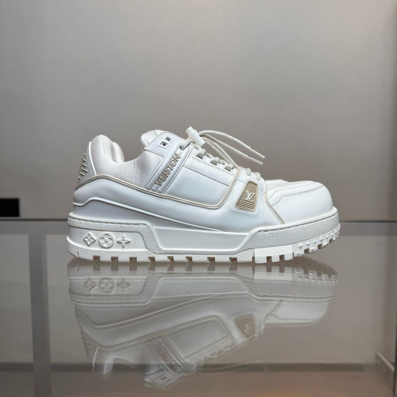 Louis Vuitton Louis Vuitton Trainer Maxi White Low-Top Sneakers 0079 Size US 10.5 / EU 43-44 - 4 Thumbnail