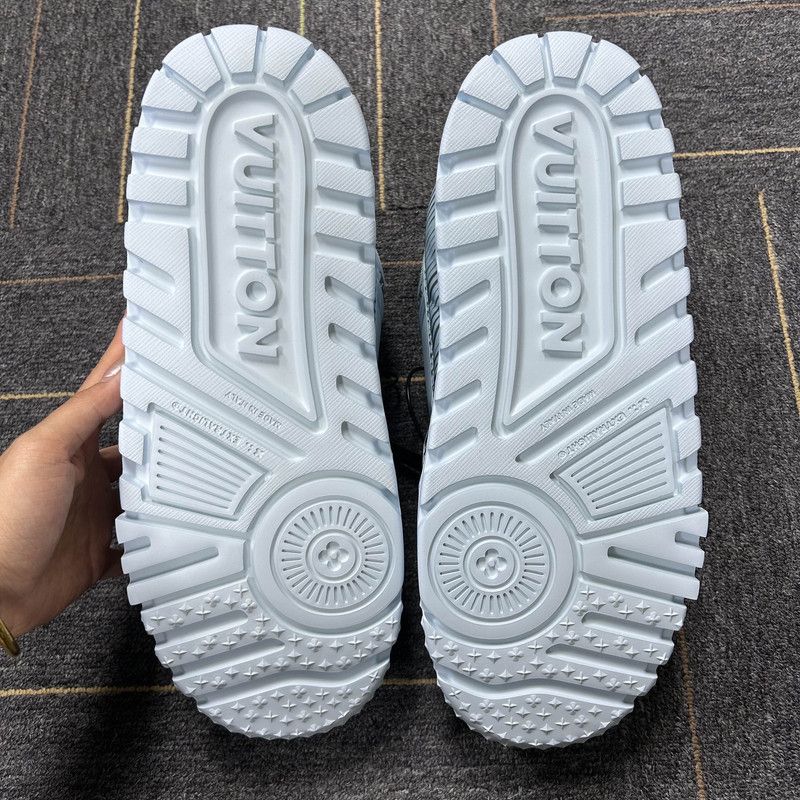 Louis Vuitton Louis Vuitton Blue Low-Top Trainer Sneakers 0079 Size US 9.5 / EU 42-43 - 4 Thumbnail