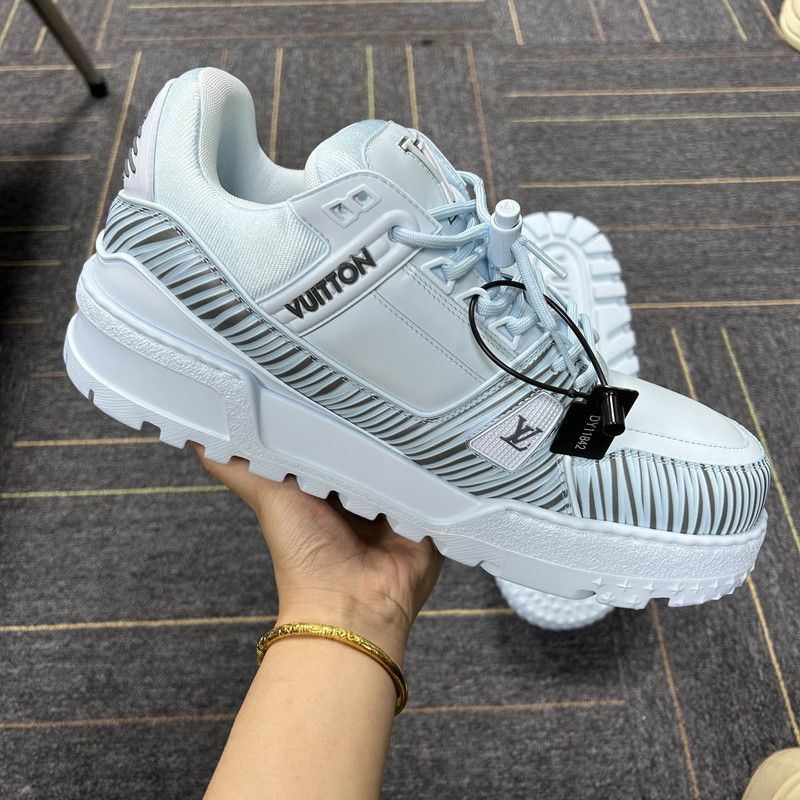 Louis Vuitton Louis Vuitton Blue Low-Top Trainer Sneakers 0079 Size US 9.5 / EU 42-43 - 6 Thumbnail