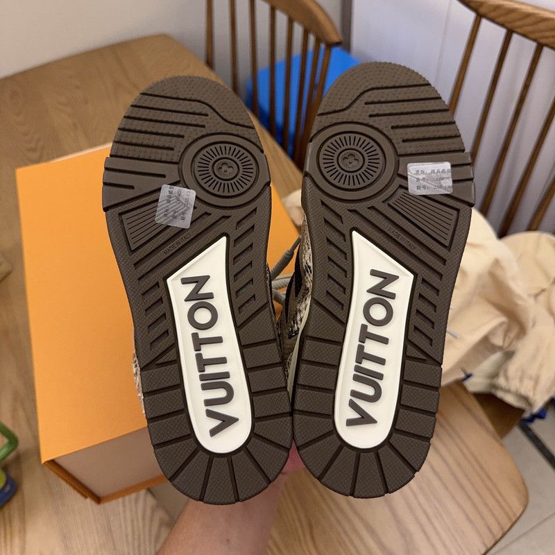 Louis Vuitton Louis Vuitton Fashion Low-top Sneakers for Men 0079 Size US 7.5 / EU 40-41 - 4 Thumbnail