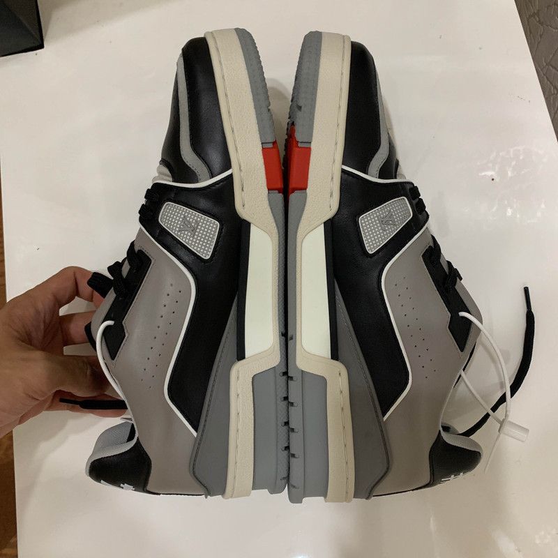 Louis Vuitton Louis Vuitton Trendy Low-top Fashion Sneakers 0079 Size US 8.5 / EU 41-42 - 2 Thumbnail