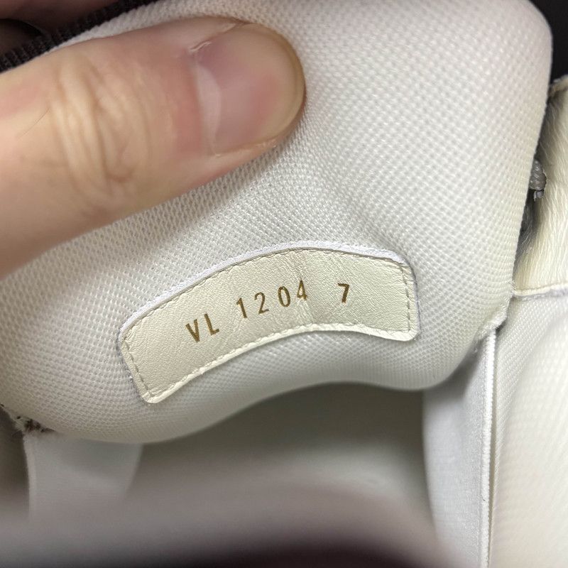 Louis Vuitton Louis Vuitton Men's Leather Logo Low-Top Sneakers 0079 Size US 8 / EU 41 - 5 Thumbnail