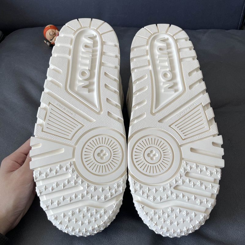 Louis Vuitton Louis Vuitton Trainer Maxi Low-Top Fashion Sneakers 0079 Size US 11 / EU 44 - 4 Thumbnail