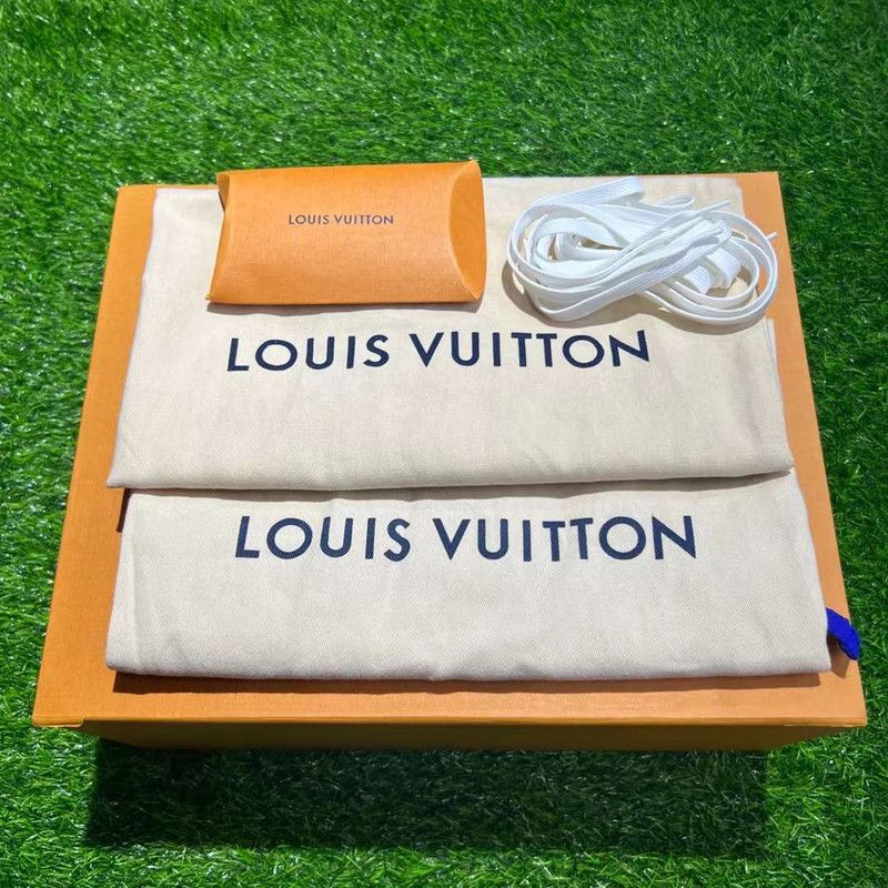 Louis Vuitton Louis Vuitton Classic Retro Style Sneakers for Men 0079 Size US 10.5 / EU 43-44 - 11 Thumbnail