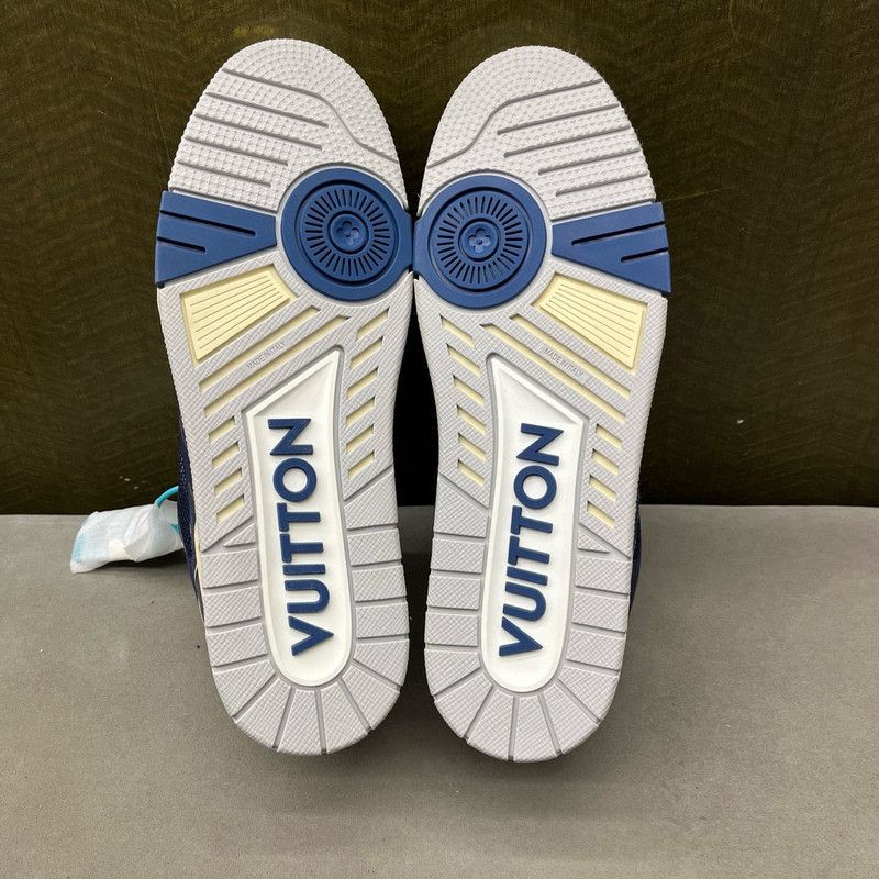 Louis Vuitton Louis Vuitton Stylish Trainer Sneakers in Blue 0079 Size US 10.5 / EU 43-44 - 4 Thumbnail