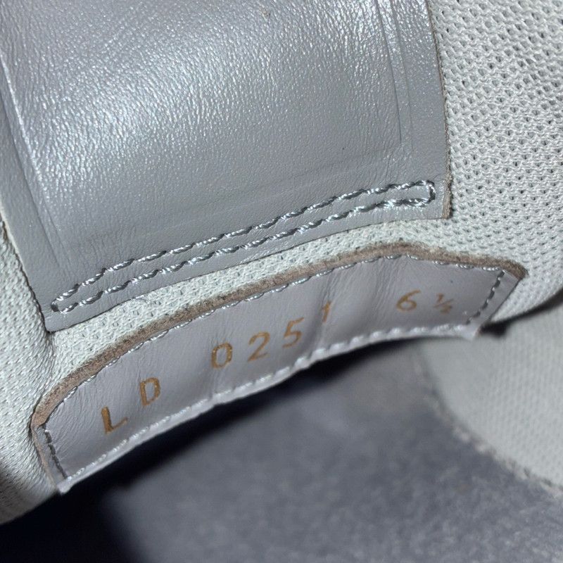 Louis Vuitton Louis Vuitton Trainer Grey Suede and Fabric Sneakers 0079 Size US 7.5 / EU 40-41 - 7 Thumbnail