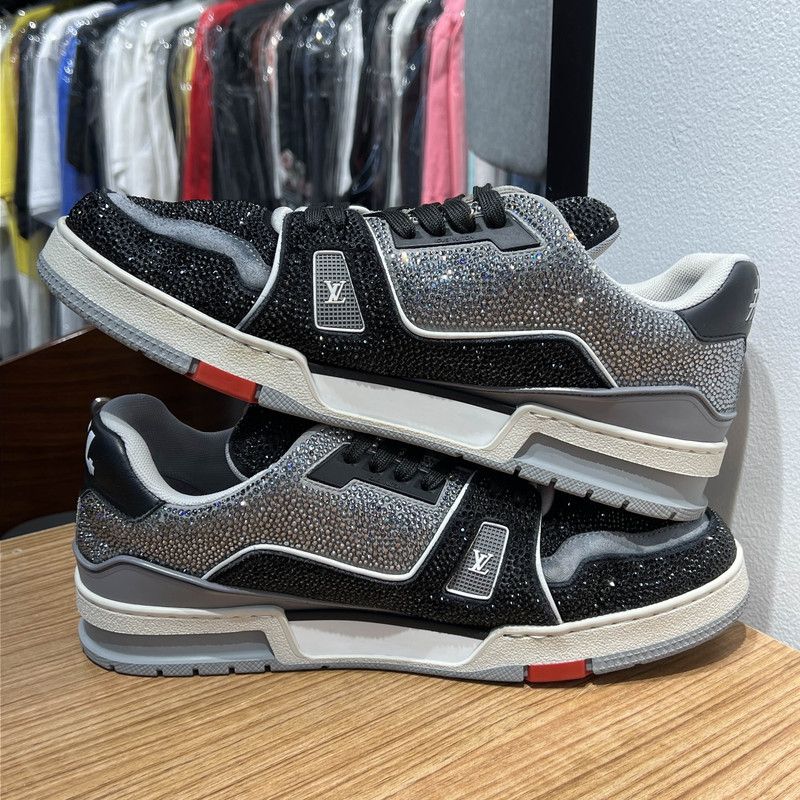 Louis Vuitton Louis Vuitton Stylish Low-Top Trainer Sneakers 0079 Size US 10.5 / EU 43-44 - 10 Thumbnail