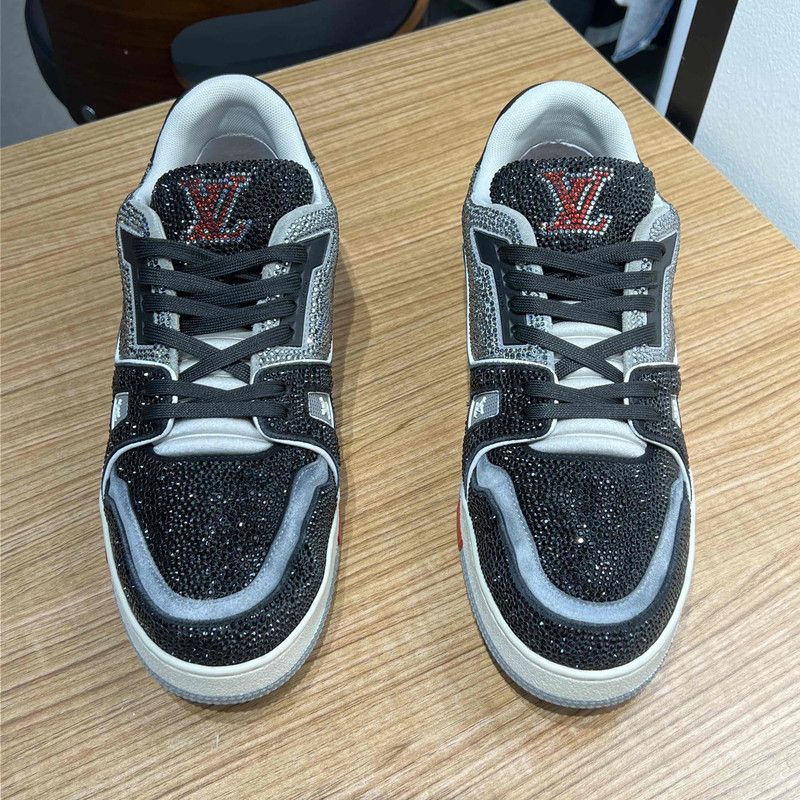 Louis Vuitton Louis Vuitton Stylish Low-Top Trainer Sneakers 0079 Size US 10.5 / EU 43-44 - 9 Thumbnail