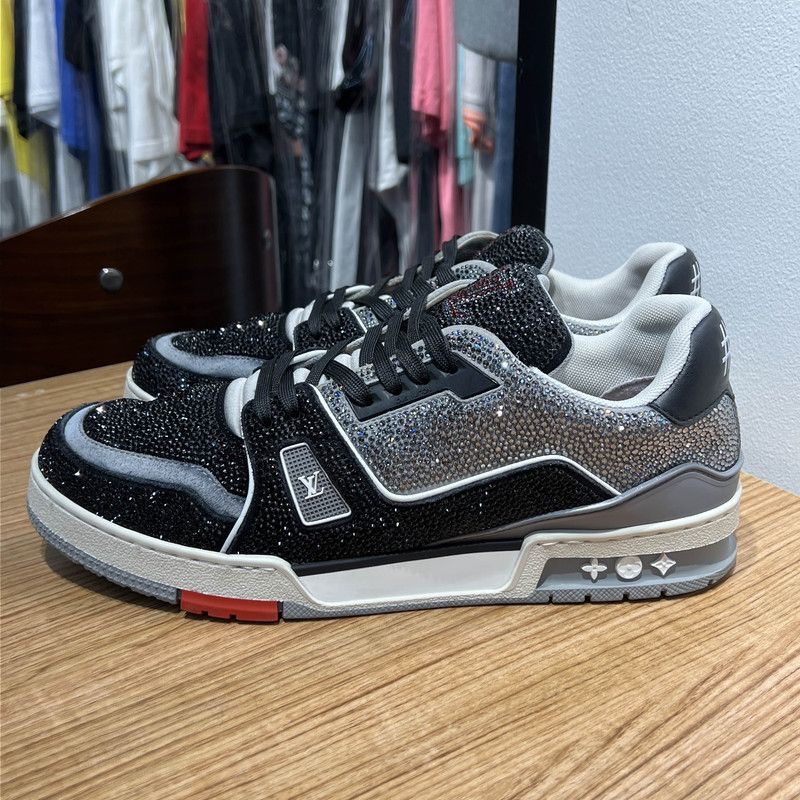 Louis Vuitton Louis Vuitton Stylish Low-Top Trainer Sneakers 0079 Size US 10.5 / EU 43-44 - 8 Thumbnail