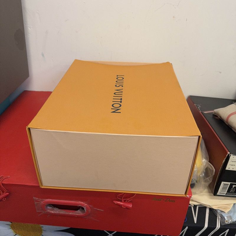 Louis Vuitton Louis Vuitton Retro Stylish Trainer Sneakers 0079 Size US 11 / EU 44 - 6 Thumbnail