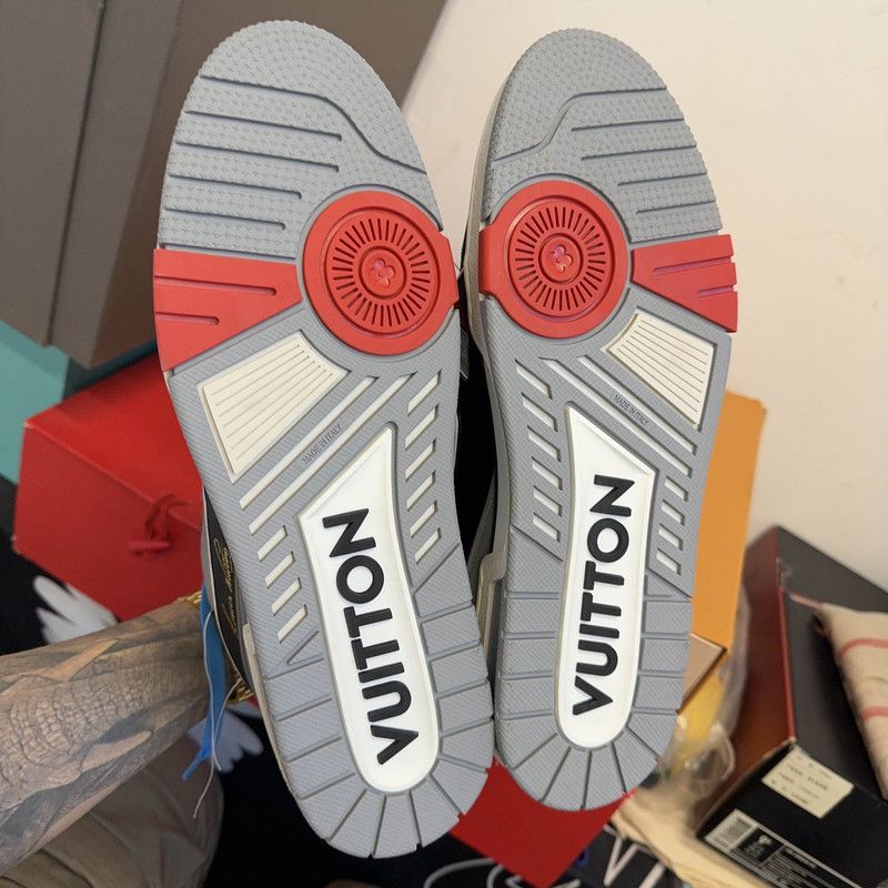Louis Vuitton Louis Vuitton Retro Stylish Trainer Sneakers 0079 Size US 11 / EU 44 - 4 Thumbnail