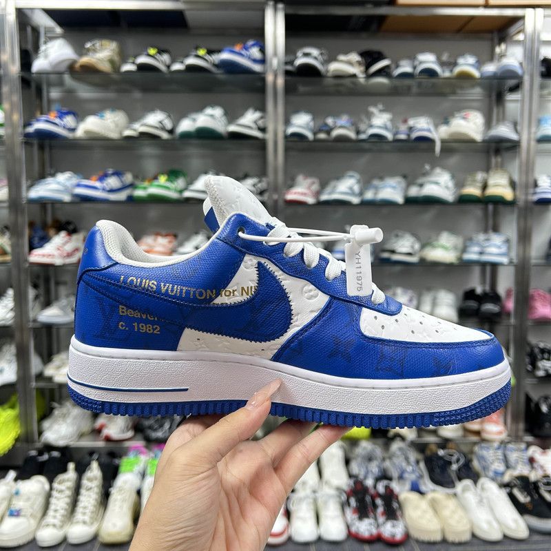 Louis Vuitton Nike x Louis Vuitton Blue and White Sneakers 0079 Size US 8 / EU 41 - 7 Thumbnail