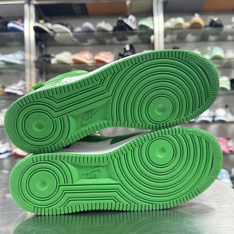 Louis Vuitton Nike x Louis Vuitton Green Air Force 1 Low 0079 Size US 8 / EU 41 - 4 Thumbnail