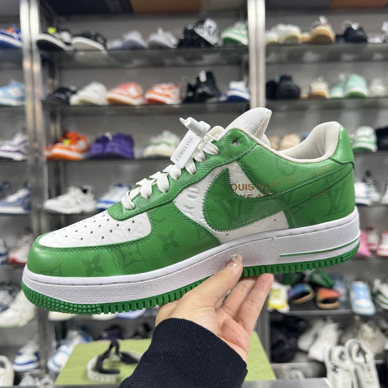 Louis Vuitton Nike x Louis Vuitton Green Air Force 1 Low 0079 Size US 8 / EU 41 - 6 Thumbnail