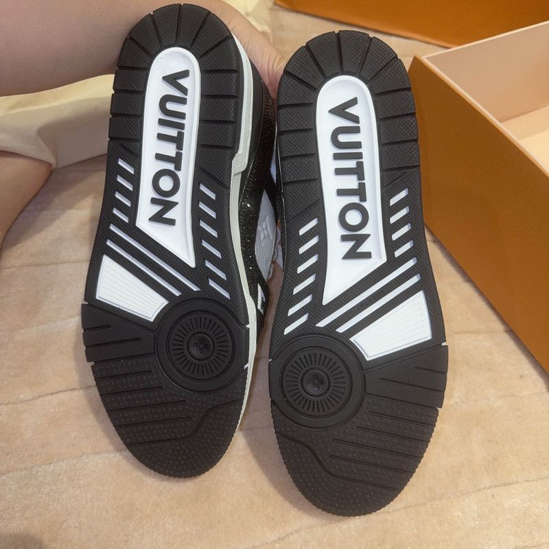 Louis Vuitton Louis Vuitton Black and White Fashion Sneakers 0079 Size US 8.5 / EU 41-42 - 4 Thumbnail