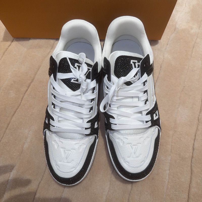 Louis Vuitton Louis Vuitton Black and White Fashion Sneakers 0079 Size US 8.5 / EU 41-42 - 2 Thumbnail