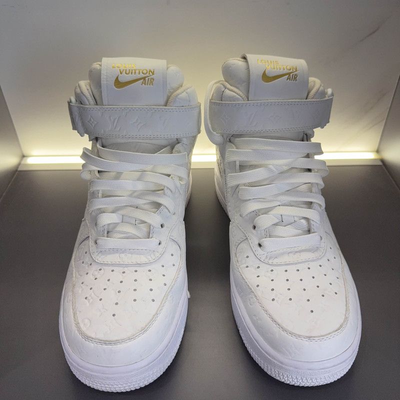 Louis Vuitton Louis Vuitton x Nike Stylish Comfortable High-Top Sneakers 0079 Size US 8.5 / EU 41-42 - 2 Thumbnail
