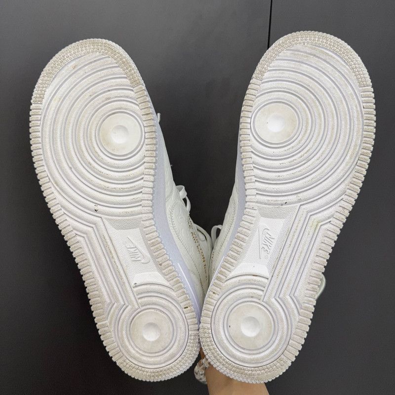 Louis Vuitton Louis Vuitton x Nike Stylish Comfortable High-Top Sneakers 0079 Size US 8.5 / EU 41-42 - 4 Thumbnail