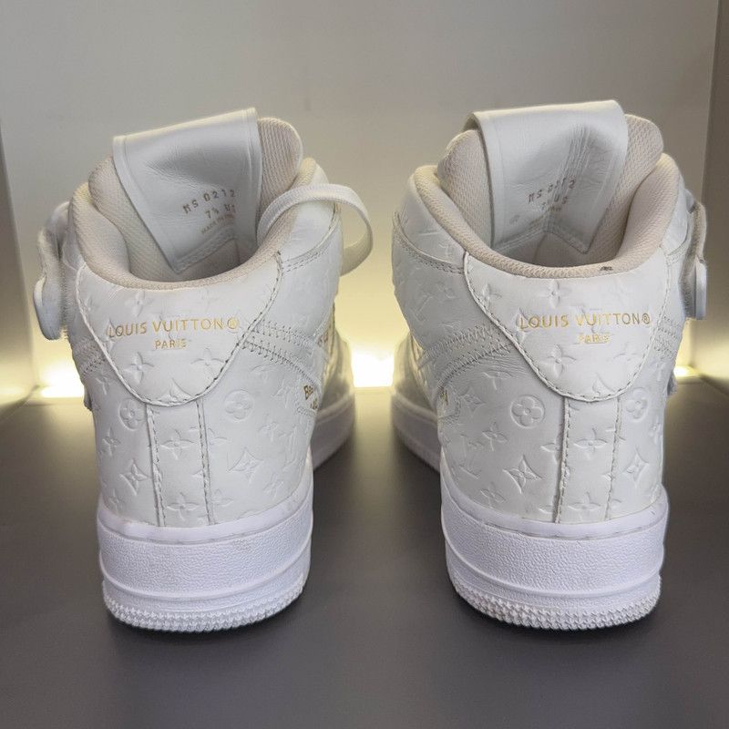 Louis Vuitton Louis Vuitton x Nike Stylish Comfortable High-Top Sneakers 0079 Size US 8.5 / EU 41-42 - 3 Thumbnail
