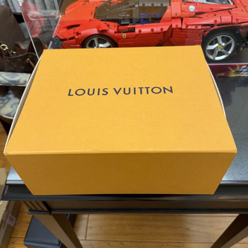 Louis Vuitton Louis Vuitton White and Red Trainer Sneakers 0079 Size US 7.5 / EU 40-41 - 6 Thumbnail