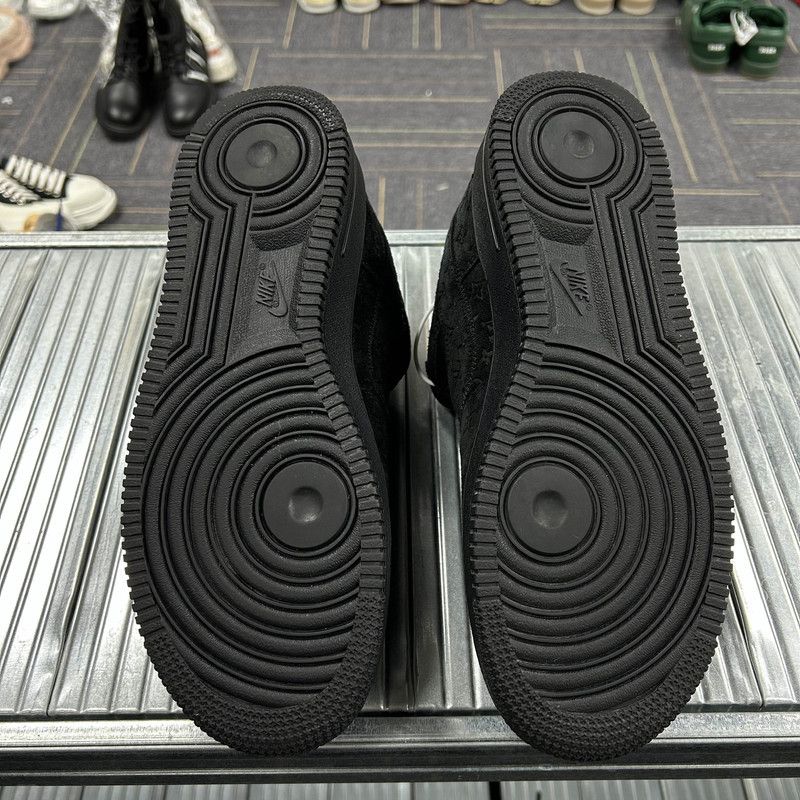 Louis Vuitton Nike x Louis Vuitton Black Air Force 1 Sneakers 0079 Size US 8.5 / EU 41-42 - 4 Thumbnail