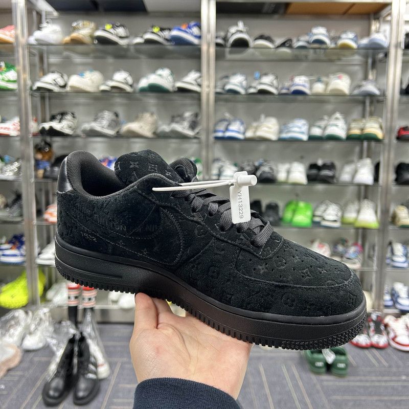 Louis Vuitton Nike x Louis Vuitton Black Air Force 1 Sneakers 0079 Size US 8.5 / EU 41-42 - 7 Thumbnail