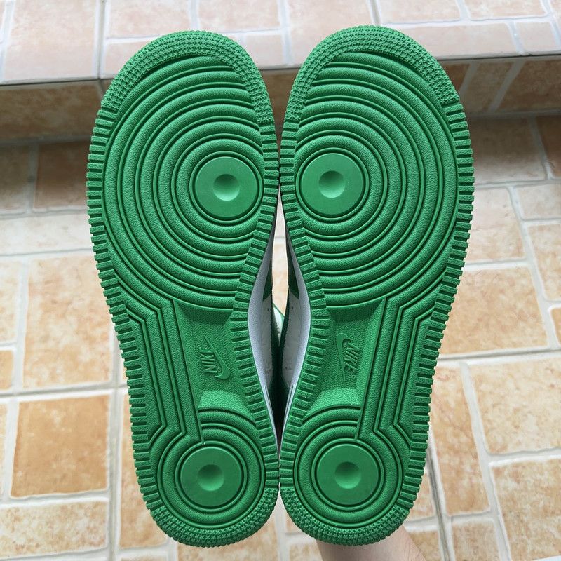 Louis Vuitton Nike x Louis Vuitton Air Force 1 Low Sneakers Green 0079 Size US 8.5 / EU 41-42 - 4 Thumbnail