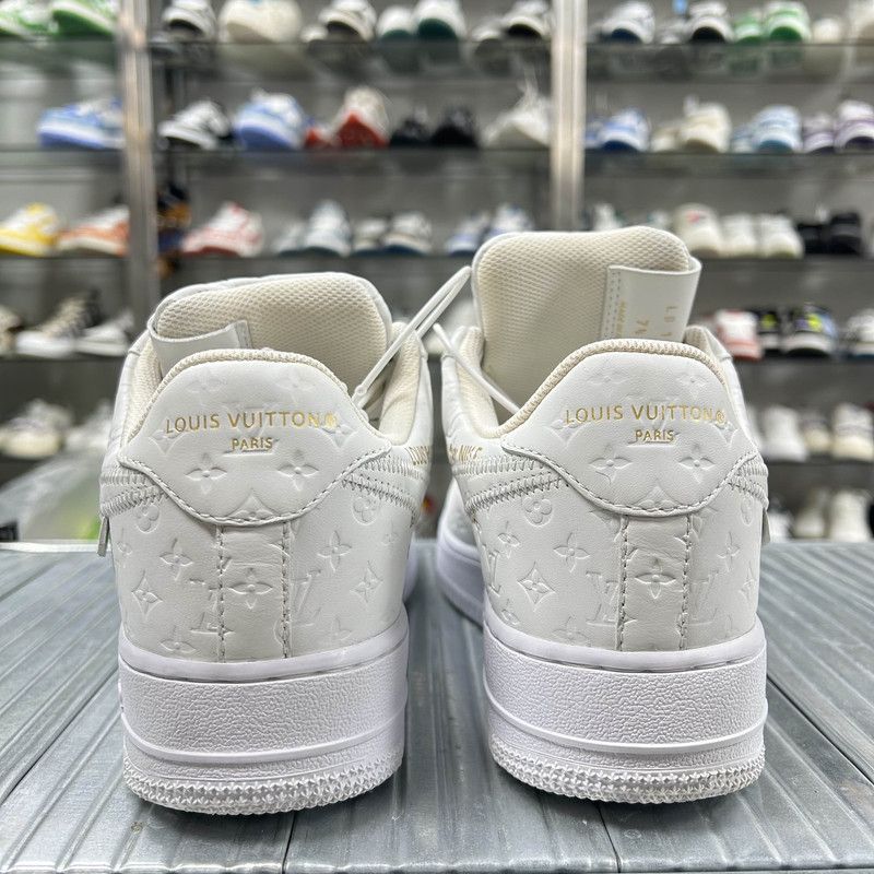 Louis Vuitton Nike x Louis Vuitton White Air Force 1 Sneakers 0079 Size US 8.5 / EU 41-42 - 3 Thumbnail