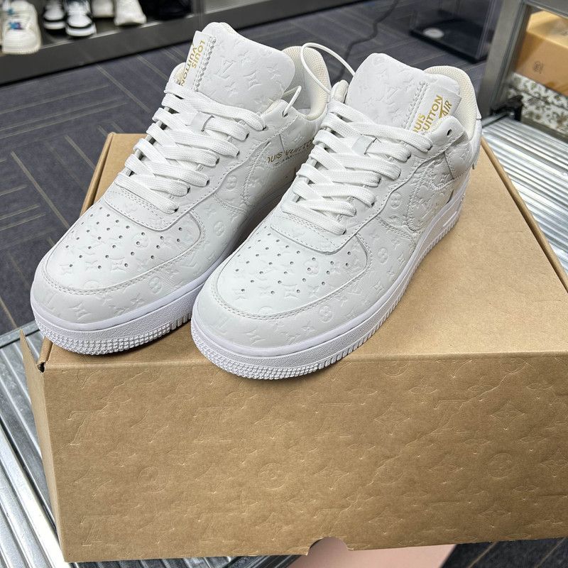 Louis Vuitton Nike x Louis Vuitton White Air Force 1 Sneakers 0079 Size US 8.5 / EU 41-42 - 8 Thumbnail