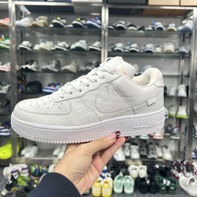 Louis Vuitton Louis Vuitton Nike Air Force 1 Low Sneakers 0079 Size US 8 / EU 41 - 7 Thumbnail