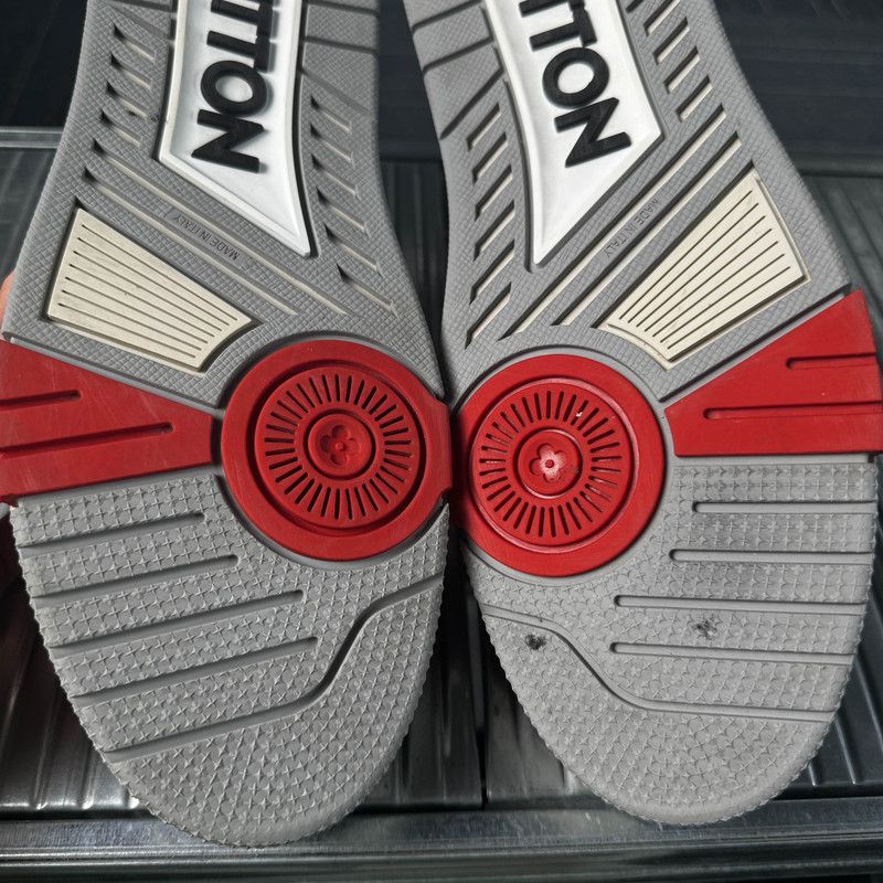 Louis Vuitton Louis Vuitton Trainer Black Gray Casual Sneakers 0079 Size US 9.5 / EU 42-43 - 7 Thumbnail