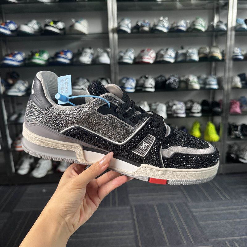 Louis Vuitton Louis Vuitton Trainer Black Gray Casual Sneakers 0079 Size US 9.5 / EU 42-43 - 8 Thumbnail