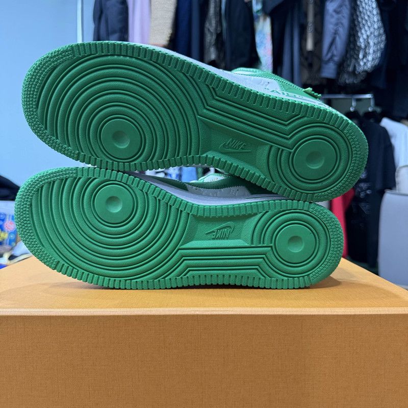 Louis Vuitton Nike x Louis Vuitton Green Air Force 1 Low 0079 Size US 10.5 / EU 43-44 - 4 Thumbnail