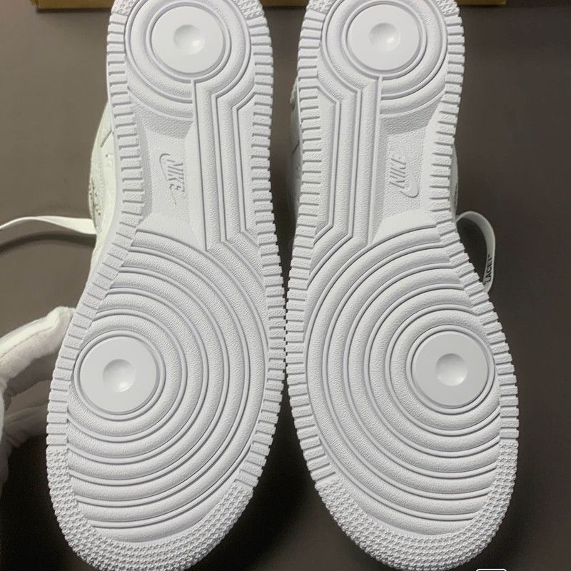 Louis Vuitton Nike x Louis Vuitton White Air Force 1 Sneakers 0079 Size US 8.5 / EU 41-42 - 4 Thumbnail