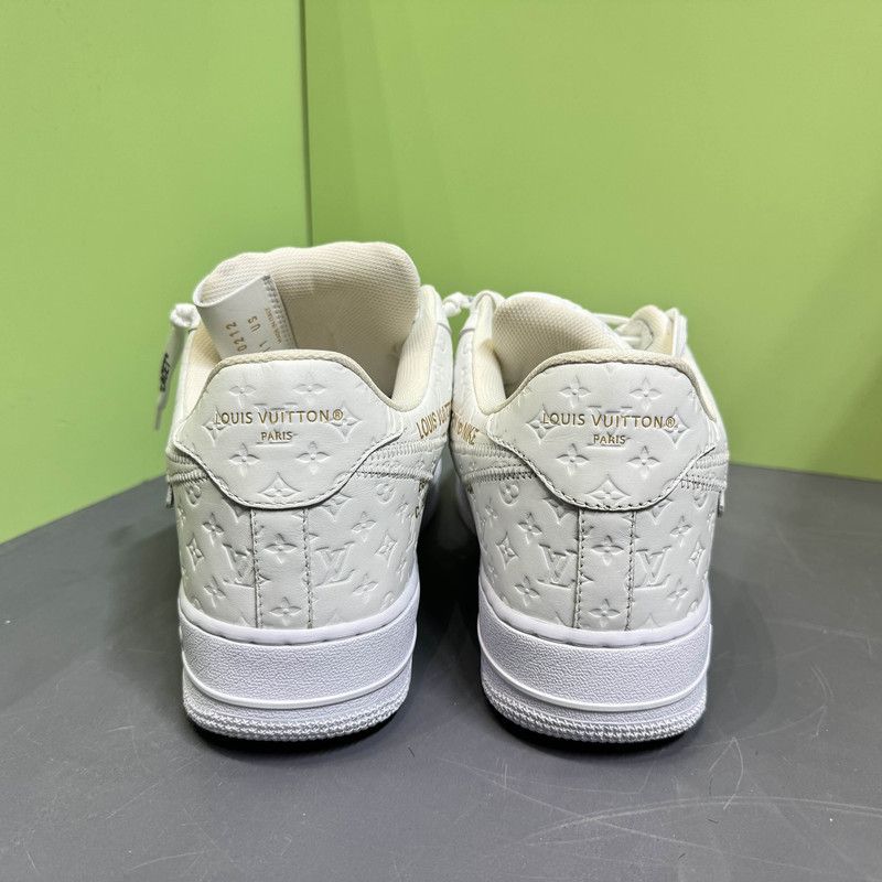 Louis Vuitton Louis Vuitton x Nike Air Force 1 White Sneakers 0079 Size US 11 / EU 44 - 3 Thumbnail