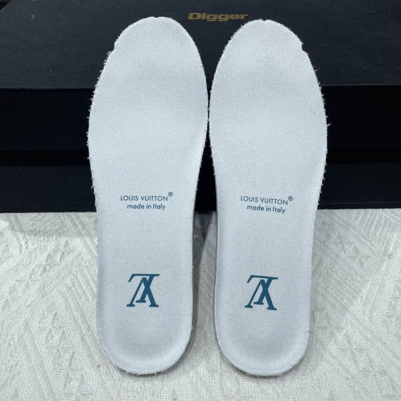 Louis Vuitton Louis Vuitton Stylish Blue and White Low-top Sneakers 0079 Size US 5 / IT 35 - 14 Thumbnail