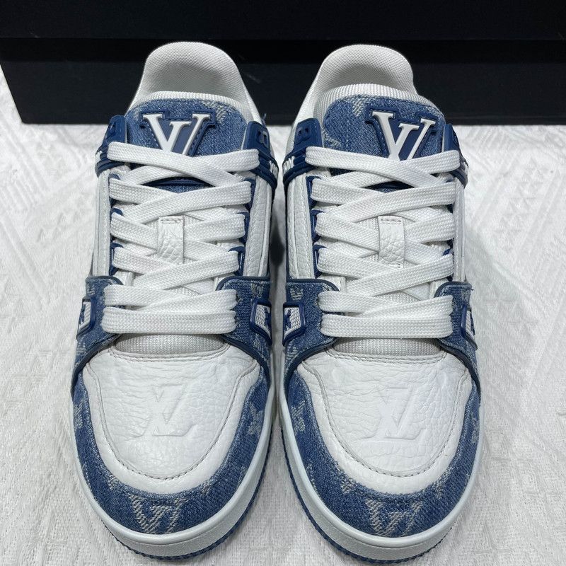 Louis Vuitton Louis Vuitton Stylish Blue and White Low-top Sneakers 0079 Size US 5 / IT 35 - 2 Thumbnail