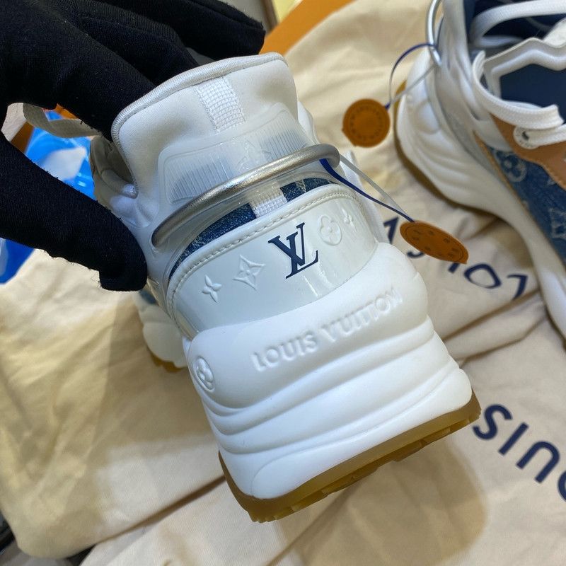 Louis Vuitton Louis Vuitton Run 55 Blue Low-Top Sneakers 0079 Size US 6 / IT 36 - 13 Thumbnail