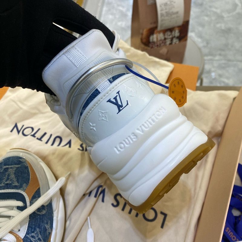 Louis Vuitton Louis Vuitton Run 55 Blue Low-Top Sneakers 0079 Size US 6 / IT 36 - 22 Thumbnail