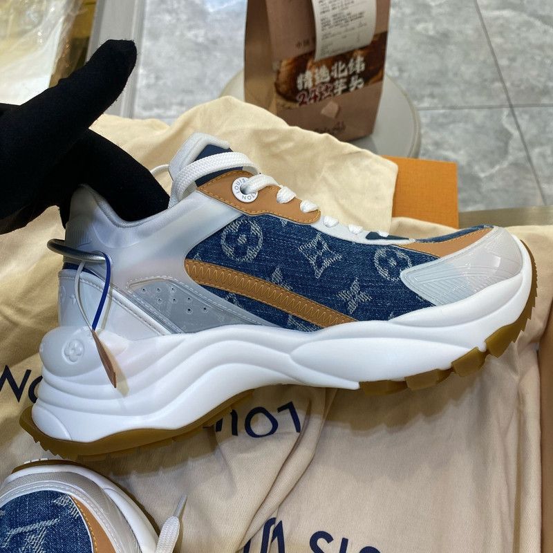 Louis Vuitton Louis Vuitton Run 55 Blue Low-Top Sneakers 0079 Size US 6 / IT 36 - 21 Thumbnail