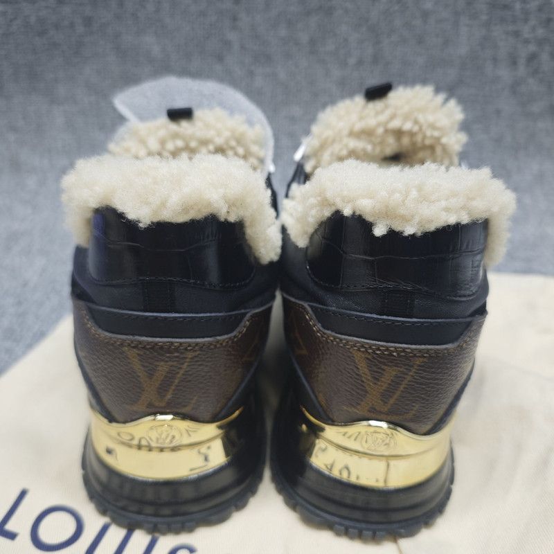 Louis Vuitton Louis Vuitton Run Away Casual Sneakers for Women 0079 Size US 6 / IT 36 - 3 Thumbnail