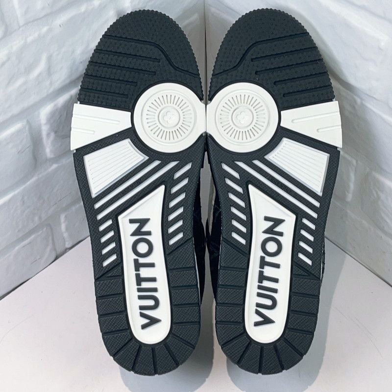 Louis Vuitton Louis Vuitton Low-Top Trainer Sneakers in Black and White 0079 Size US 10 / IT 40 - 4 Thumbnail