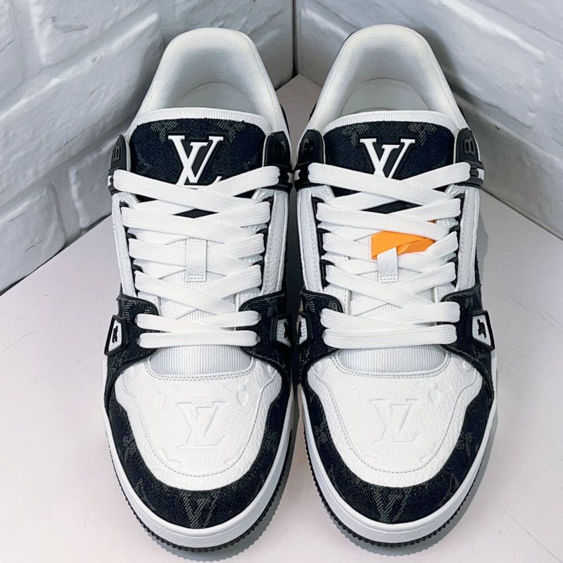 Louis Vuitton Louis Vuitton Low-Top Trainer Sneakers in Black and White 0079 Size US 10 / IT 40 - 2 Thumbnail