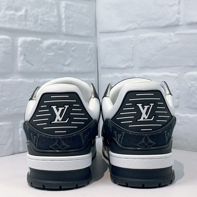 Louis Vuitton Louis Vuitton Low-Top Trainer Sneakers in Black and White 0079 Size US 10 / IT 40 - 3 Thumbnail